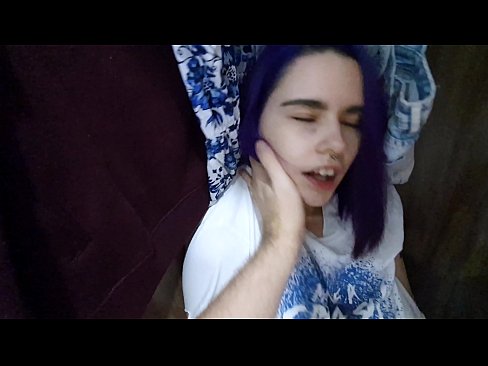 ❤️ I kitea taku tuahine i roto i te kaapata ka awhina ia ia ki te cum Sex ataata i a matou ❌